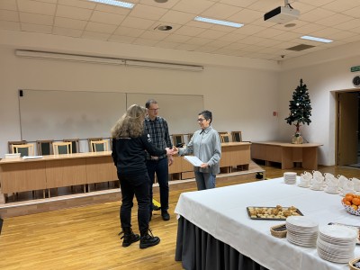 Click to zoom the picture.